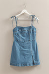 Bev - A Sleeveless Denim Dress