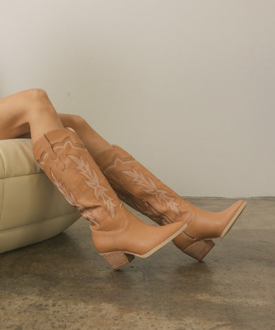 Explore More Collection - Oasis Society Ainsley - Embroidered Cowboy Boot
