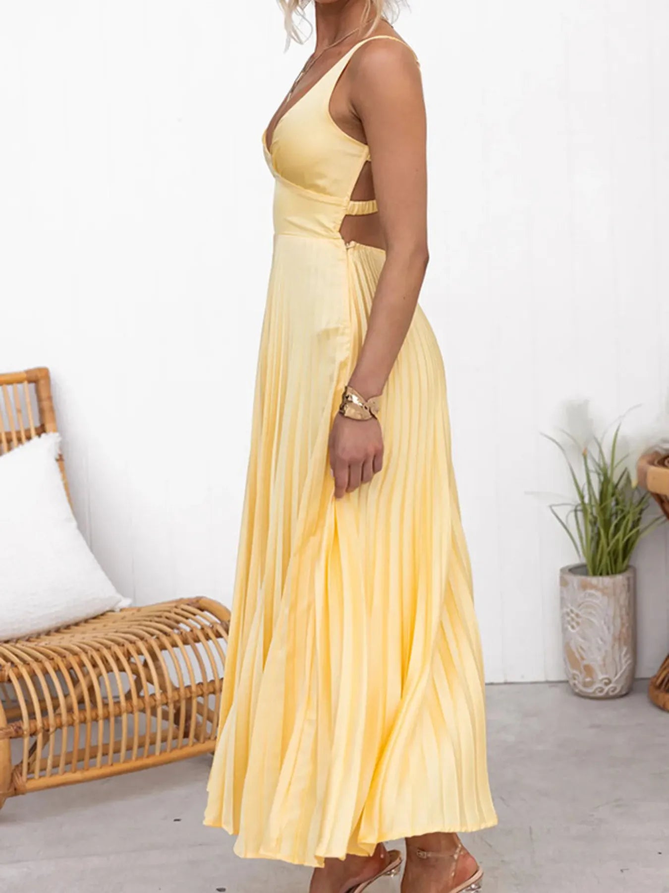 yellow pleated maxi dress Pleated V-Neck Sleeveless Maxi Dress Yellow / M