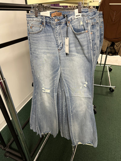 Al - A Pair of Mid-Rise Tummy Control Destroy Jeans