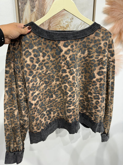 Nickie - Leopard Print Open Back Top