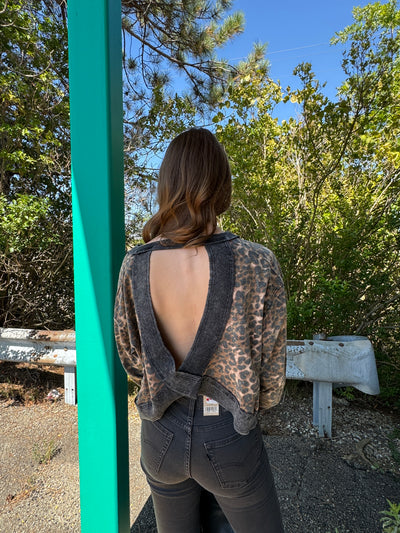 Nickie - Leopard Print Open Back Top