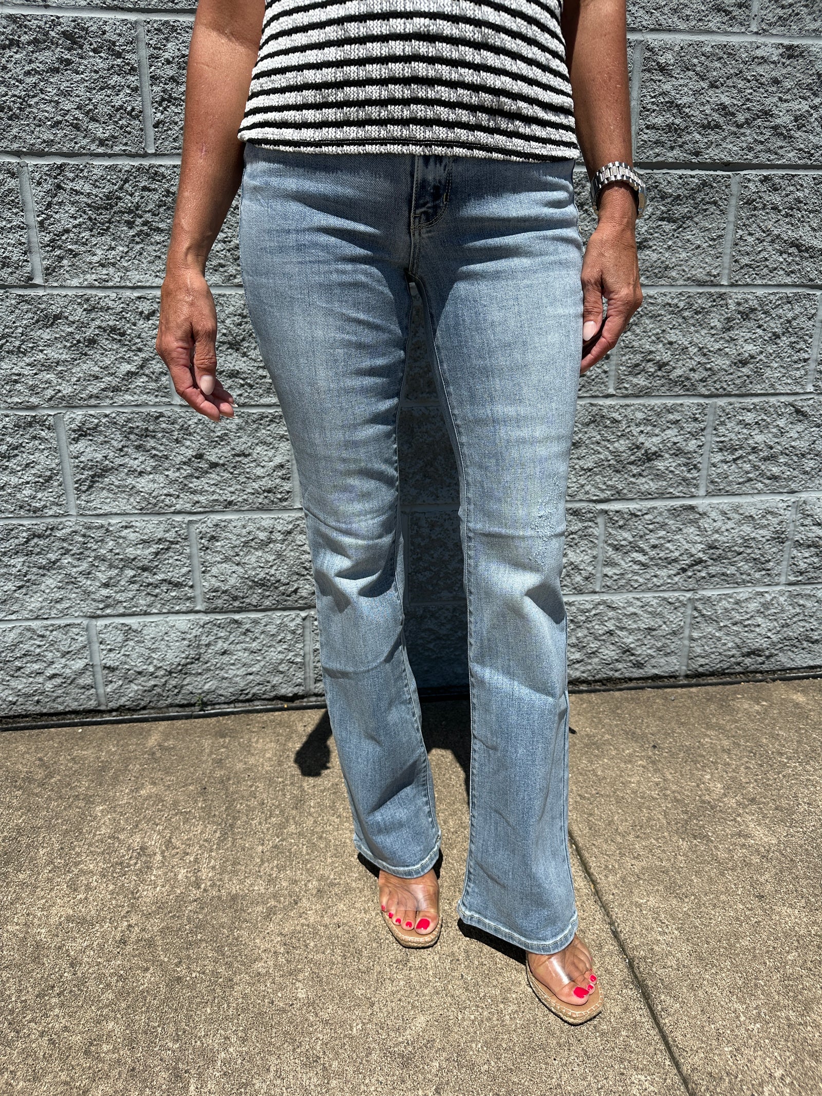 Ruby - A Pair of Core Mid-Rise Boot Jeans