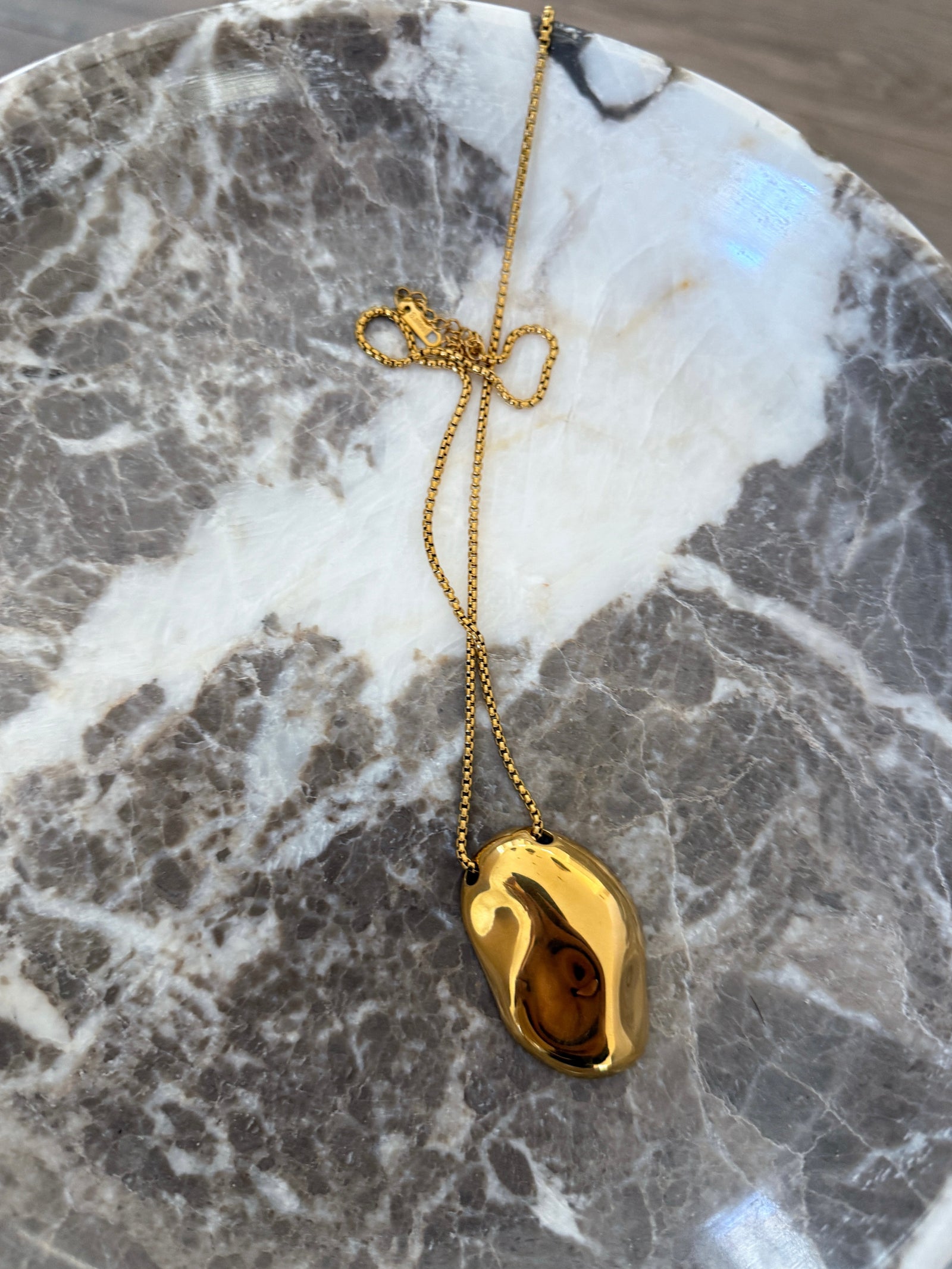 RILEY NECKLACE
