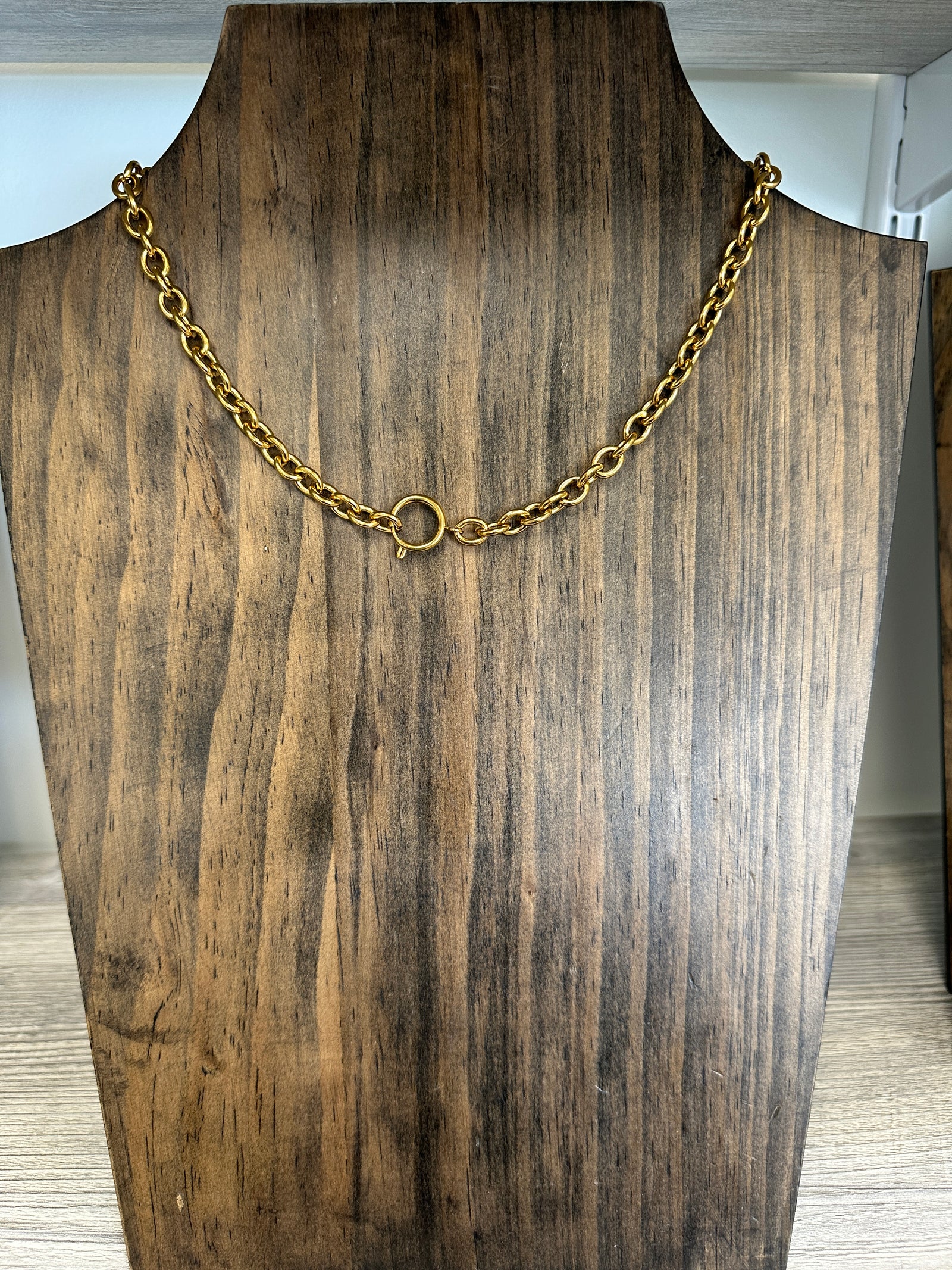 Tog - A Golden Toggle Necklace