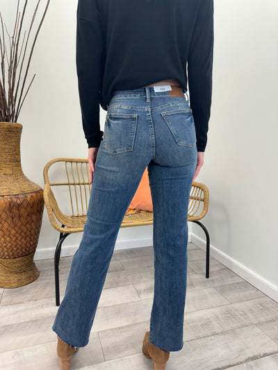 Mattie - A Pair of Mid Rise Tummy Control Vintage Straight Leg Jeans - All Sizes