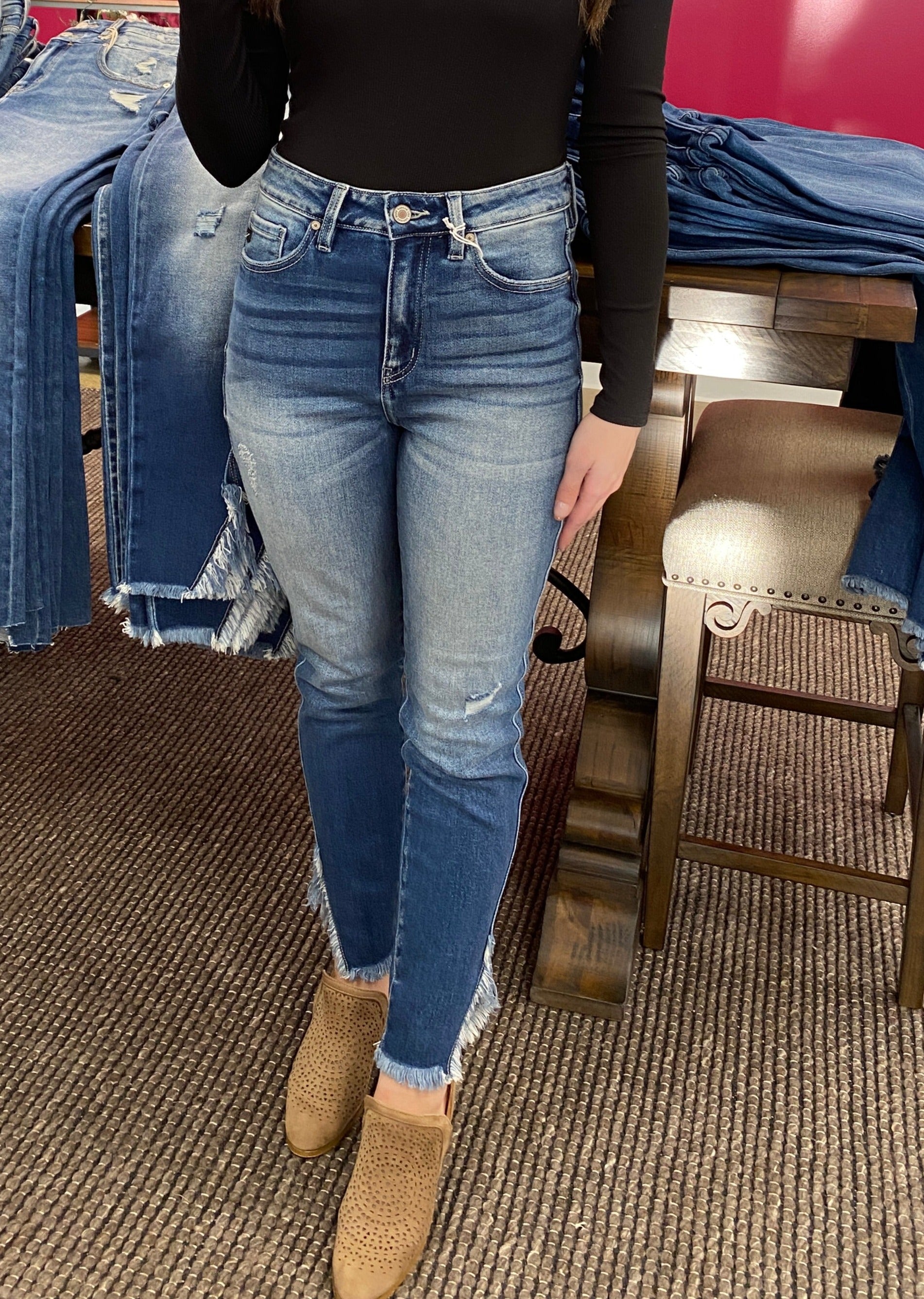 Allie - A Pair o Gemma High Rise Ankle Jeans