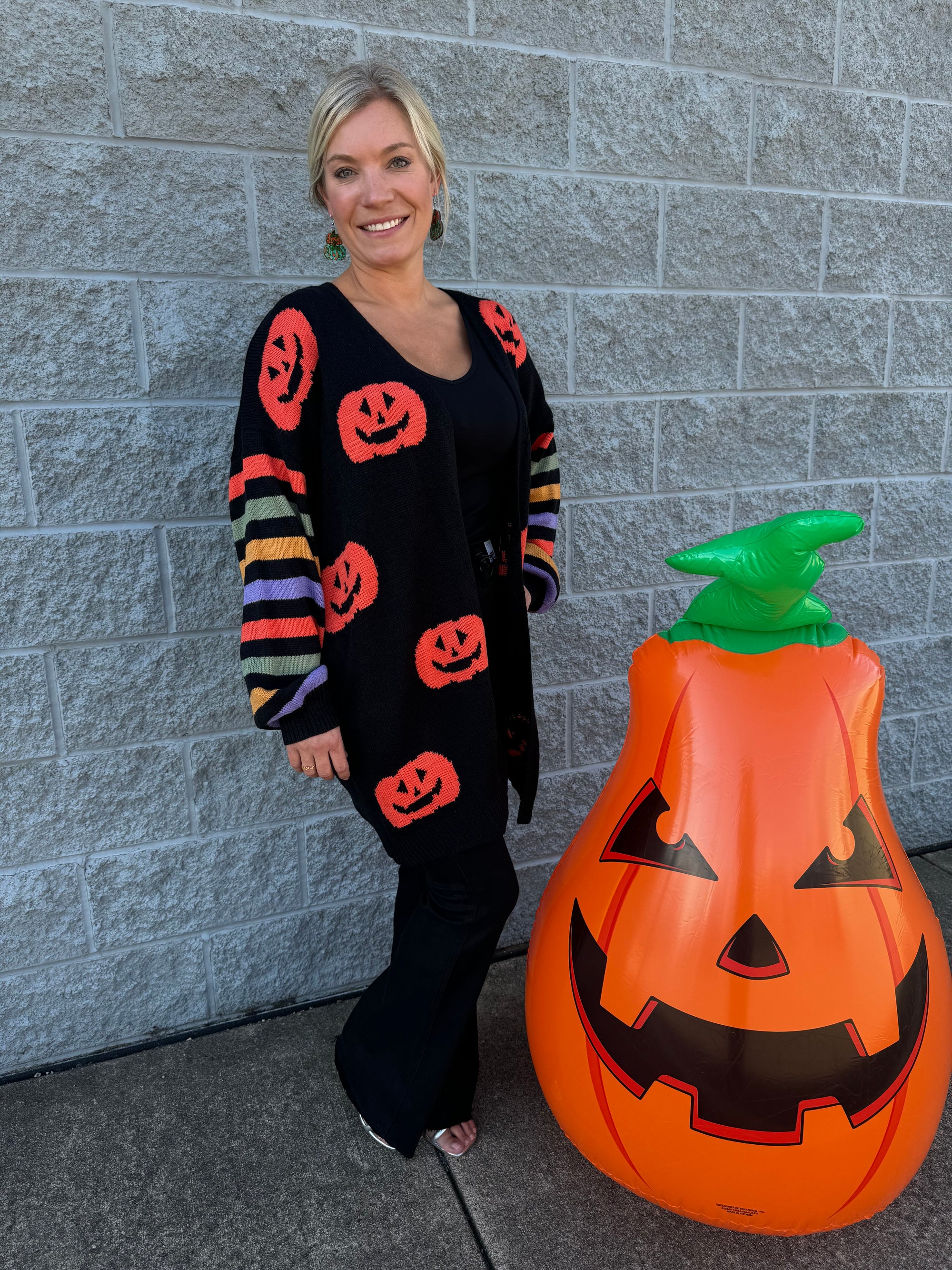 Smashy - A Pumpkin Jacquard Cardigan with Pockets