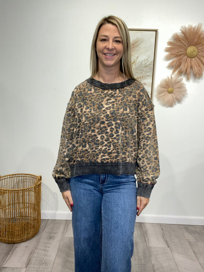 Nickie - Leopard Print Open Back Top